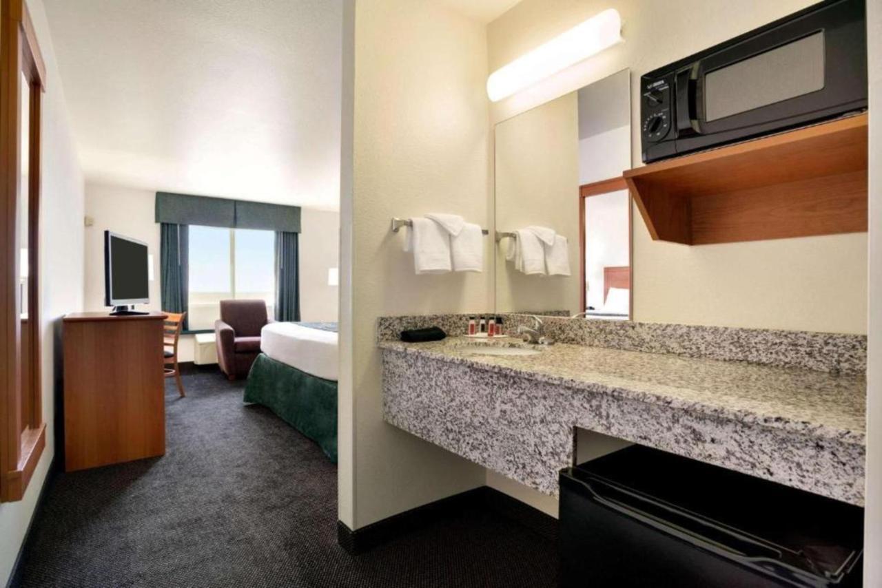 Travelodge By Wyndham Bill Wy Thunder Basin Ntl Grassland Extérieur photo